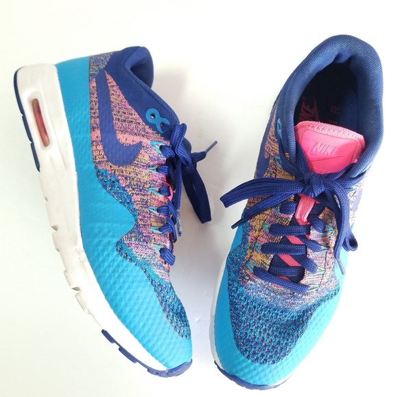 nike colorful tennis shoes